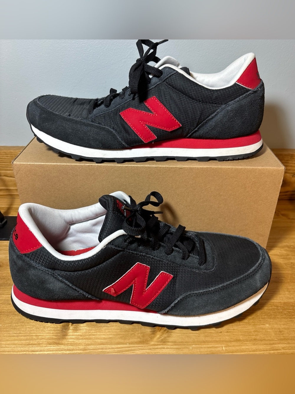 New Balance 501 Mens Running Shoes ML501TSK Black Red Size 10 EUC